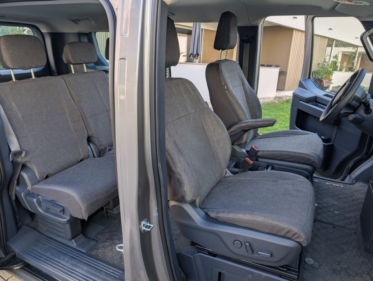 Maßgeschneiderte Sitzbezüge für Kia PV5 Passenger – Komplettset 5 Sitze | Über 30 italienische Stoffe