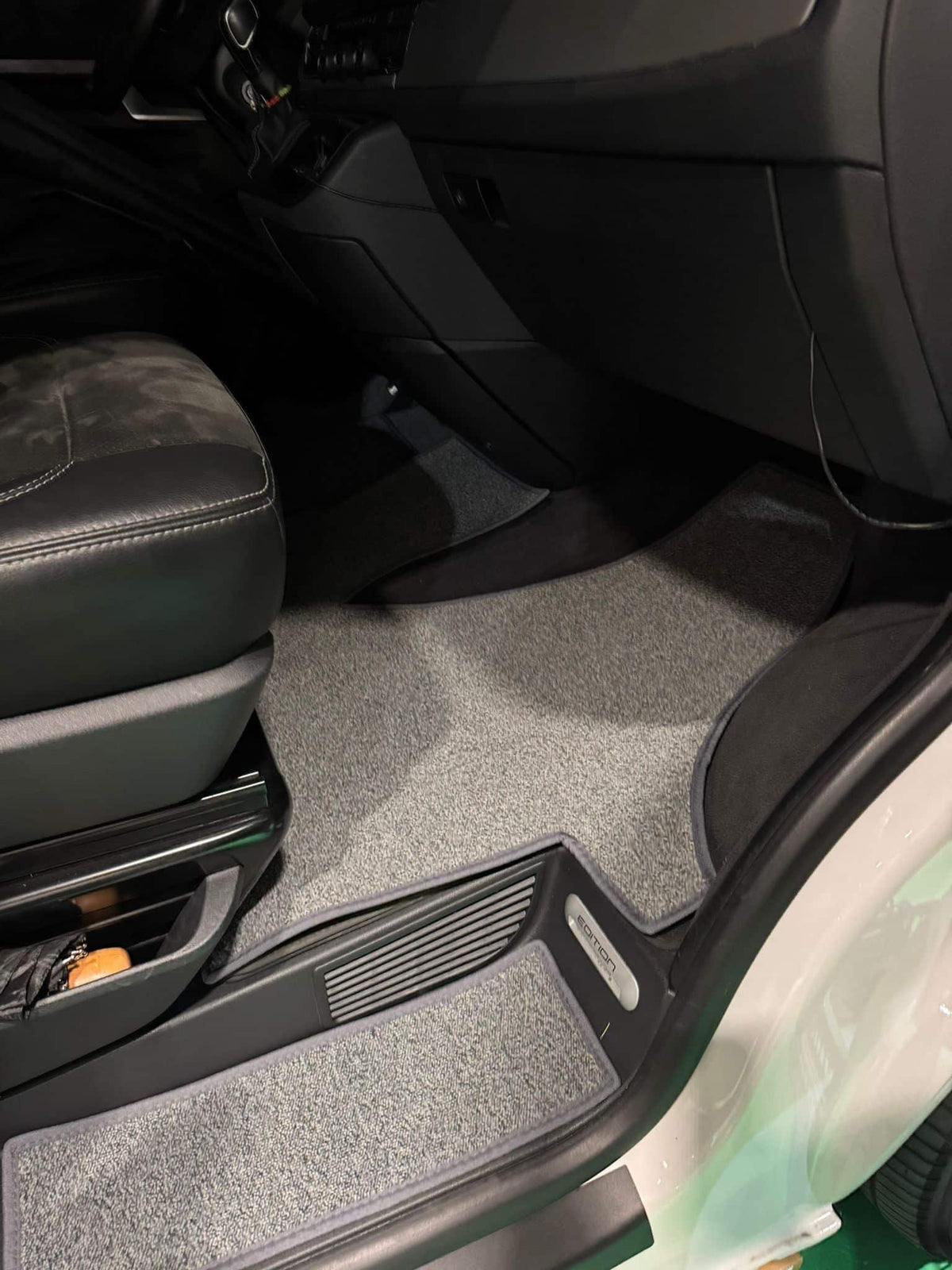 Tappeto anteriore (cabina guida) – VW T5, T6, T6.1 California e Multivan – su misura e resistente
